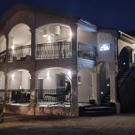 Villa Marija Vir Luaran gambar